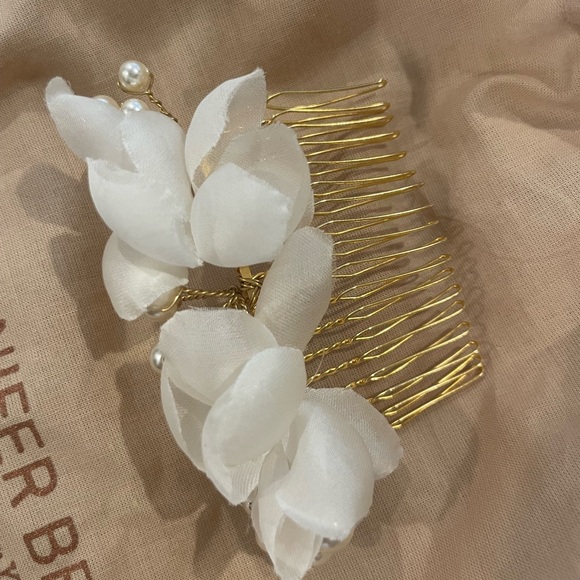Jennifer Behr Silk & Swarovski Pearl Bridal Hair Comb - Picture 1 of 4